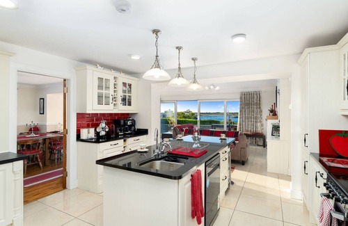 Ballyconneely Cottage | Cottage 206 - Ballyconneely - sleeps 18 guests in 8 bedrooms