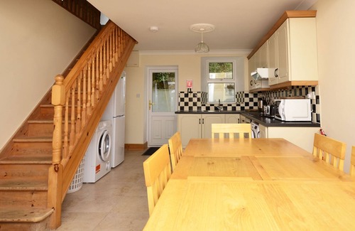 Roundstone Cottage | Cottage 236 - Roundstone - sleeps 6 guests in 4 bedrooms