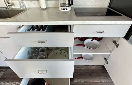 Tavares Cottage | Cottage 32: Flamingo Bungalow - Waterfront Lodging in Downtown Tavares, FL