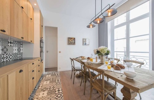 Enfants-Rouges Apartment | Cottage, 3BR/3BA, 7 people