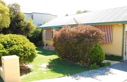 Mandurah House | Cottage by the Sea Mandurah, Comfortable, Family, Doggy Friendly, Location plus.