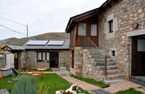 Villafeliz de Babia Cottage | Cottage between Babia and the moon Stars for 4 people