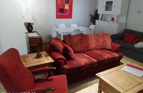 Les Salles Lavauguyon House | Cottage by the Chateau with pool in National Parc