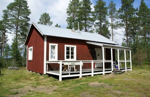 Arvidsjaur House | Cottage by the lake in Lapland