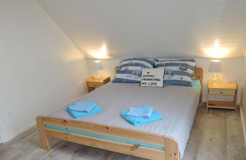 Stepnica House | Cottage by the lake with a large fenced plot, Stepnica