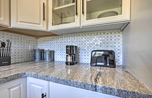 Bradley Apartment | Cottage by the Lakes w/Patio by Lake Nacimiento