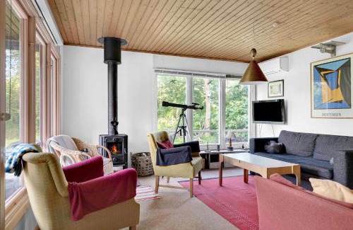 Faarevejle House | Cottage By Veddinge In Charming 70S Style