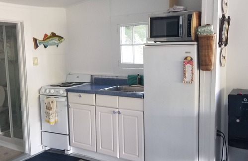Winchester Cottage | Cottage Ease. Quaint cottage nestled in on Higland lake Winsted, Ct.