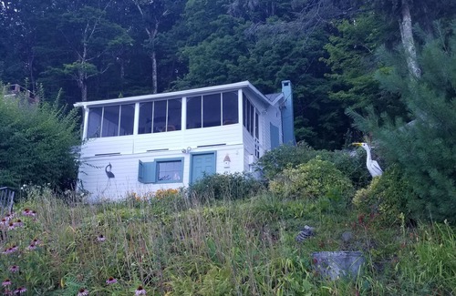Winchester Cottage | Cottage Ease. Quaint cottage nestled in on Higland lake Winsted, Ct.