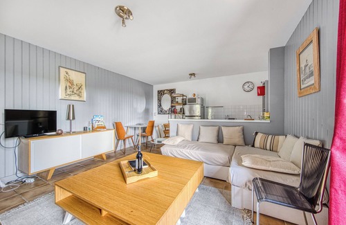 Arveyres House | Cottage 'Échappée Bel' with Shared Terrace, Shared Garden and Wi-Fi