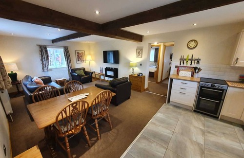 Ormskirk Cottage | Cottage-Ensuite with Shower-The Stable