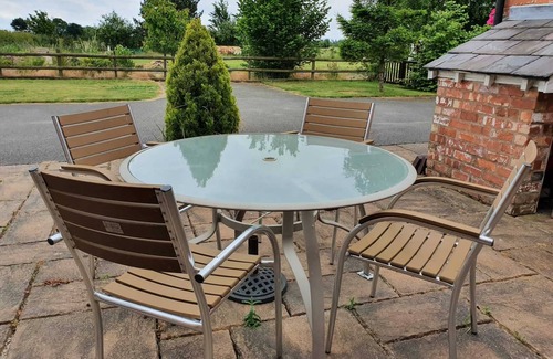 Ormskirk Cottage | Cottage-Ensuite with Shower-The Stable