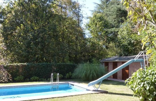 Sant Julia de Vilatorta Ski Chalet | Cottage with large garden