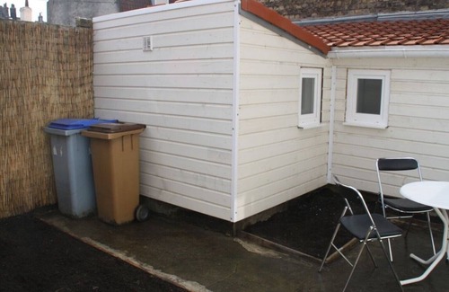 Saint-Pol-sur-Mer House | Cottage for 3 people in Saint Pol/mer