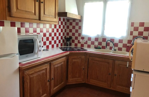 Saint-Christol-Les-Ales House | Cottage 'Gite Le Murier Platane' with Wi-Fi and Air Conditioning