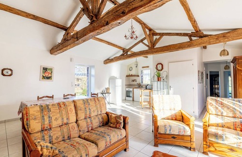 Saint-Julien-des-Landes House | Cottage 'La Clé Des Champs' with Private Terrace, Private Garden and Wi-Fi