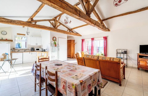 Saint-Julien-des-Landes House | Cottage 'La Clé Des Champs' with Private Terrace, Private Garden and Wi-Fi