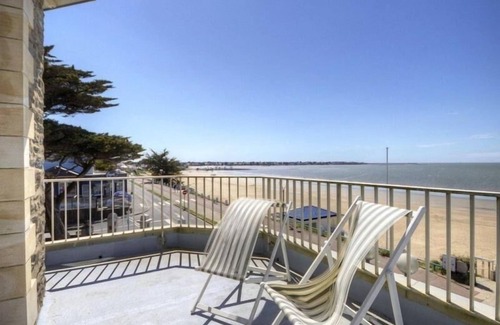 Tharon-Plage Cottage | Cottage in Tharon: 2 bedrooms, terrace, parking, near the sea