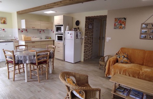 Bain-de-Bretagne House | Cottage 'Gîte Des Huttes' with Private Terrace, Private Garden and Wi-Fi