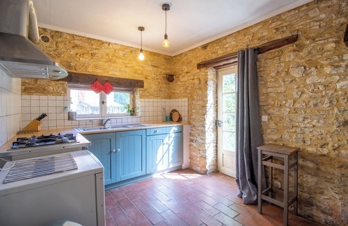 Degagnac House | Cottage 'Gite Lune' with Shared Pool, Private Terrace and Wi-Fi