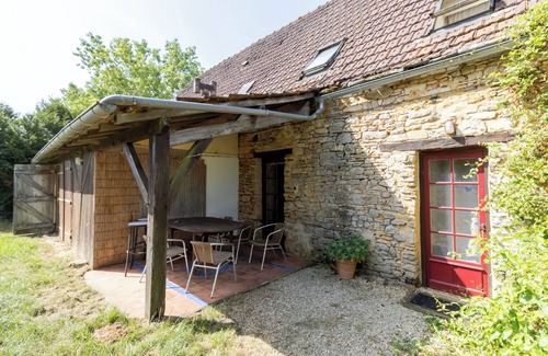 Degagnac House | Cottage 'Gite Lune' with Shared Pool, Private Terrace and Wi-Fi
