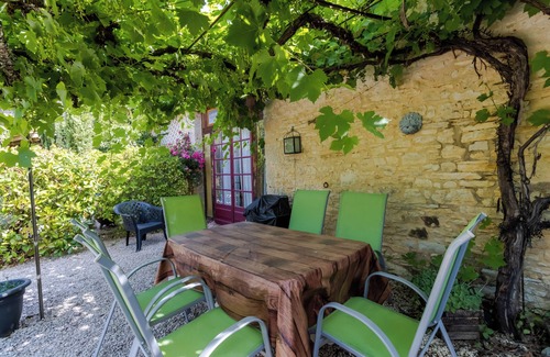 Degagnac House | Cottage 'Gite Soleil' with Shared Pool, Private Terrace and Wi-Fi