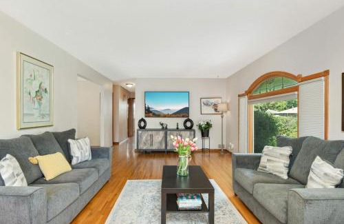 Cottage Grove House | Cottage Grove Haven, Spacious 4-Bed, 3 Baths Retreat