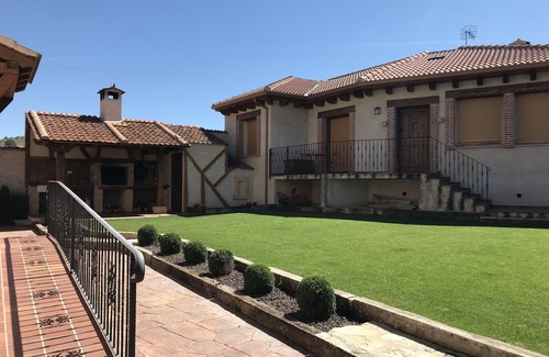 Carrascal del Rio Cottage | Cottage Hoces del Duratón - La Ermita! with garden and barbecue (10/12 people)