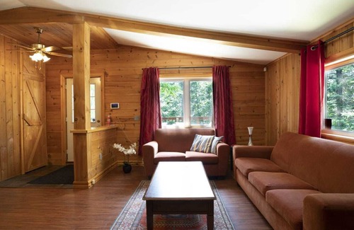 St-Adolphe-d'Howard Ski Chalet | Cottage in the mountain
