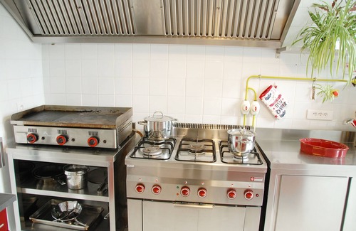 Cezan House | Cottage in beautiful restored farmhouse, countryside. Pool, kitchen pro.