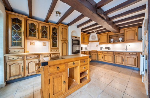 Bridgnorth Cottage | Cottage in Bridgnorth with Hot Tub & Garden