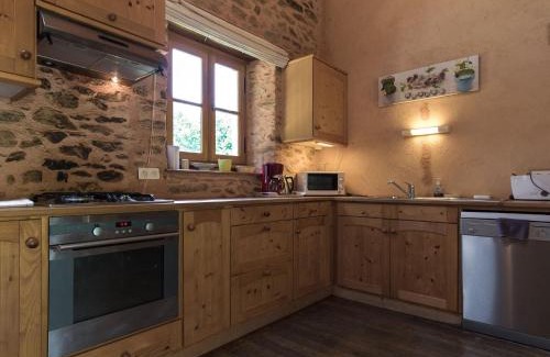 Chalais House | Cottage in Chaleix near Forest & Lake