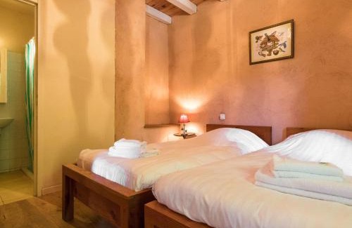 Chalais House | Cottage in Chaleix near Forest & Lake