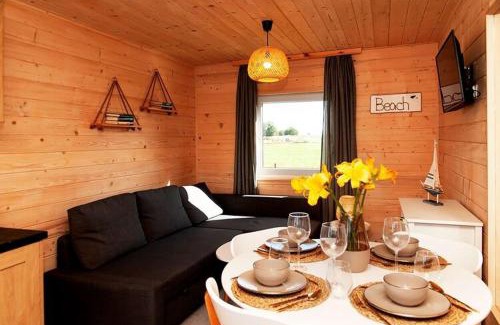 Plesna House | Cottage in G ski near Baltic Beach & Lighthouse