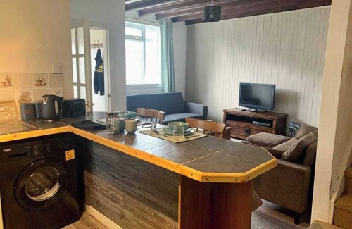 Kilmun Cottage | Cottage in Kilmun, Argyll - 2 bedrooms, sleeps 2