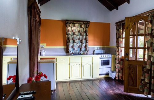 Marigot Bay Cottage | Cottage in marigot bay 2 mins walk to beach