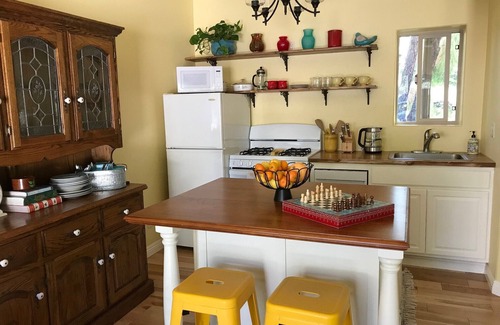 Somis Cottage | Cottage in Organic Lemon Orchard - Southern California FarmStay - Pet-friendly!