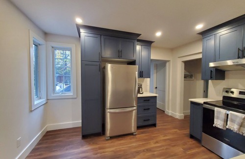 Central Huron Cottage | Cottage in Private Community with Hot Tub & Sauna. Perfect for big groups!