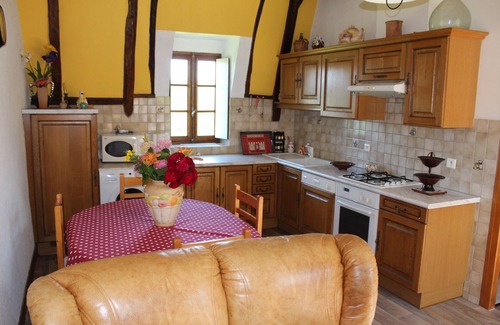 Gagnac-sur-Cere Cottage | Cottage in the heart of the hamlet of Felzines with free WI FI