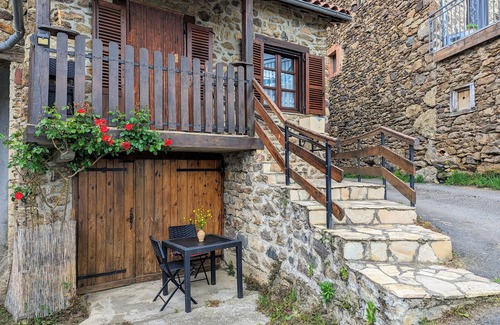 Saint-Ilpize Cottage | Cottage in the heart of the medieval village of Saint-Ilpize