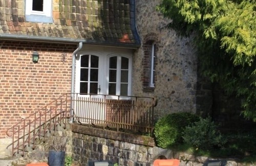 Wierre-au-Bois House | cottage in the park of a castle(manor)