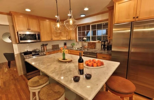 Milton-Freewater House | Cottage in The Rocks/nRemodeled Bungalow nestled in the Vineyards & Orchards