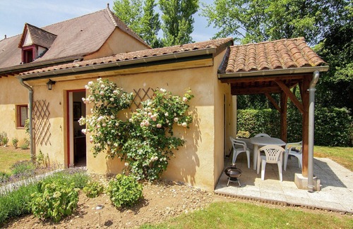 Vezac Apartment | Cottage in Vézac with Pool & River Nearby