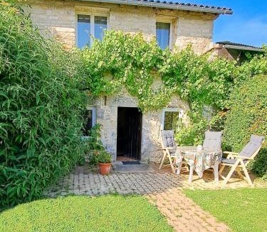 Marigny House | Cottage l'Atelier, aire de loisirs avec piscine