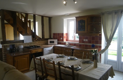 Hesdin-l'Abbe Cottage | Cottage "La Grange" 8 people located in a horse farm