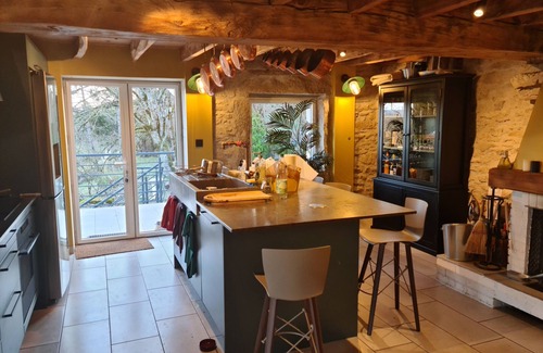 Parmilieu Cottage | Cottage 'Le Rocher De La Baronne' with Mountain View, Private Pool and Wi-Fi