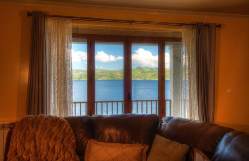 Viade de Baixo House | Cottage located ten meters from the high Rabagão dam with three bedrooms.