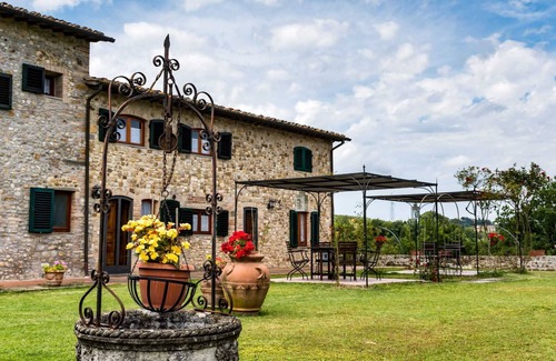 San Pietro in Bossolo Cottage | Cottage Murlo stunning hilltop castle peace & quiet countryside near art cities