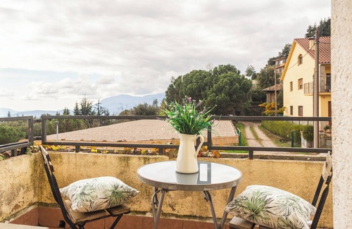 Sant Hilari Sacalm Cottage | Cottage 'Mussol' with Private Terrace, Balcony and Wi-Fi