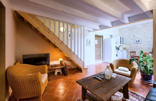Verac House | Cottage on a horse farm, Bordeaux/Saint-Emilion